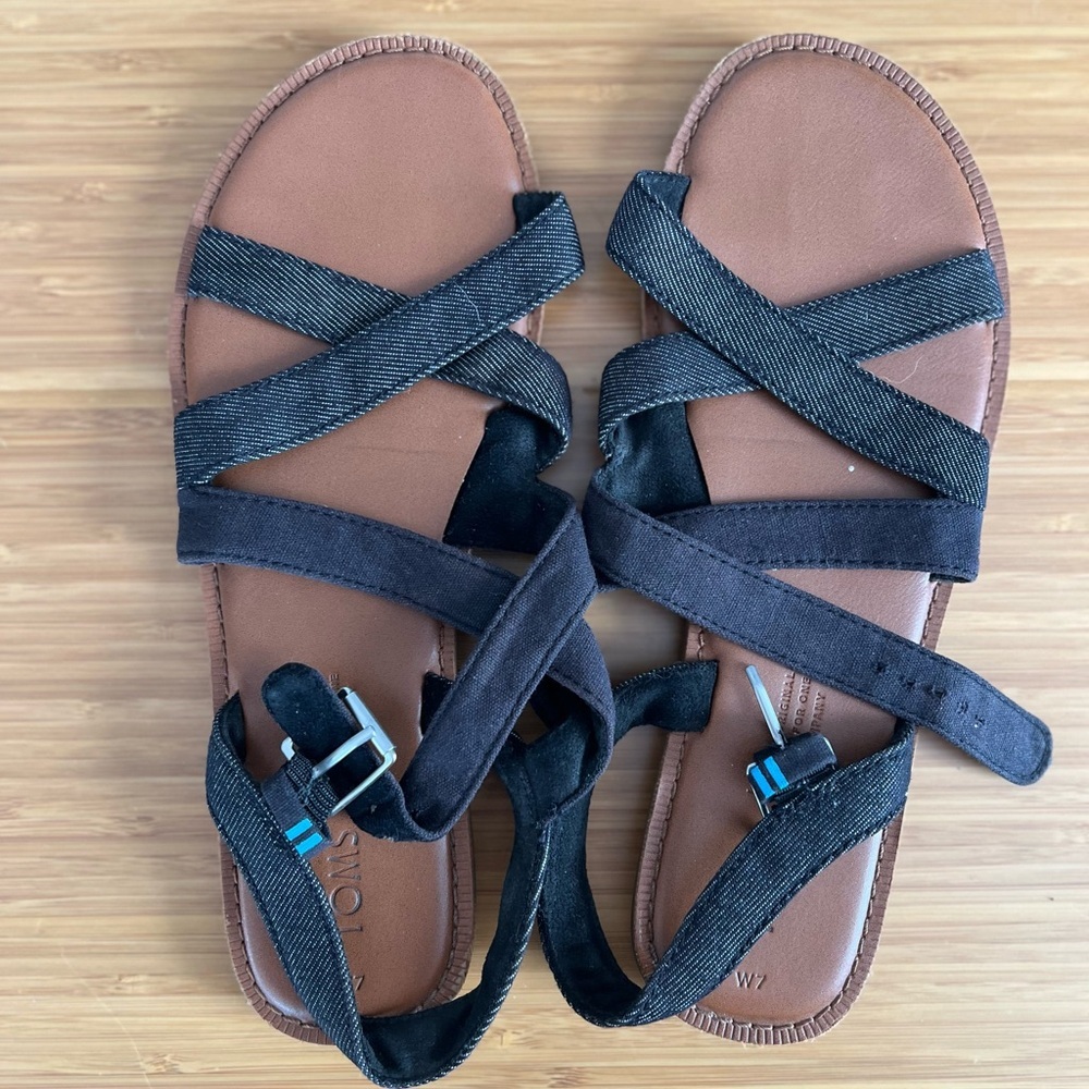 Toms Women’s Dark Blue Cloth Multi Strap Sandal Size 7
